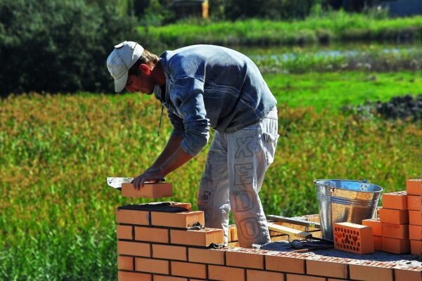 O Que Devo Saber Antes de Contratar uma Obra por Empreitada