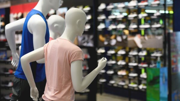 Como a Iluminação Certa Valoriza Produtos Esportivos e Aumenta Ticket Médio